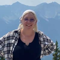 Sitter Profile Image: Suzanne M.