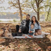 Sitter Profile Image: Lia & Jonathan R.