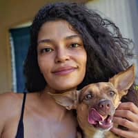 Sitter Profile Image: Laura J.