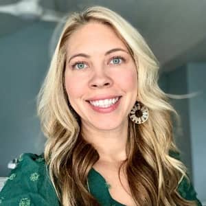 Sitter Profile Image: Julie K.