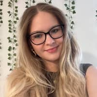 Sitter Profile Image: Sierra W.