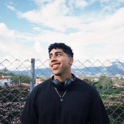 Foto de perfil del cuidador: Victor Y.