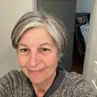 Sitter Profile Image: Linda I.