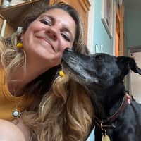 Sitter Profile Image: Laetitia B.