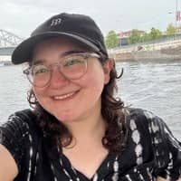 Sitter Profile Image: Louise A.