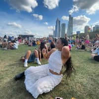 Sitter Profile Image: Lauryn H.