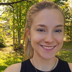 Sitter Profile Image: Gloria V.