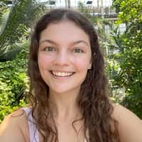 Sitter Profile Image: Hannah L.