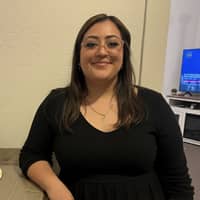 Sitter Profile Image: Iris R.