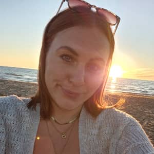 Sitter Profile Image: Melina G.