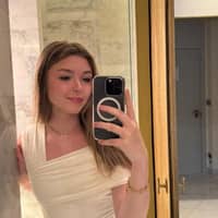 Sitter Profile Image: Sarah W.