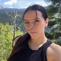 Sitter Profile Image: Riley M.