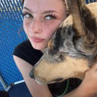 Sitter Profile Image: Emma H.