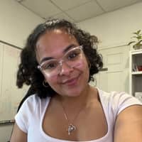 Sitter Profile Image: Isabelle O.