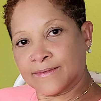Sitter Profile Image: Claudia E.