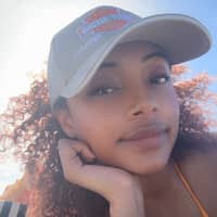 Sitter Profile Image: Lauryn M.