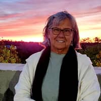 Sitter Profile Image: Donna T.