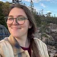 Sitter Profile Image: Riley M.