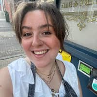 Sitter Profile Image: Estelle H.