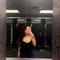 Sitter Profile Image: Selina R.