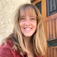 Sitter Profile Image: Phoebe L.