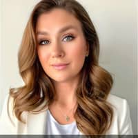 Sitter Profile Image: Julie L.