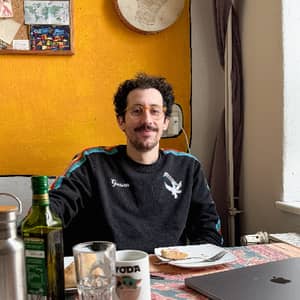 Sitter Profile Image: Manuel R.