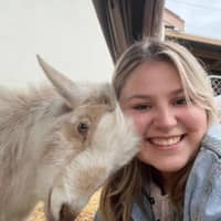 Sitter Profile Image: Ella F.