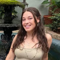 Sitter Profile Image: Mariah S.