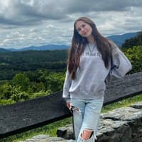 Sitter Profile Image: Hannah P.