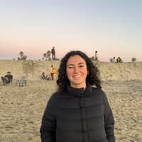 Sitter Profile Image: Isabella M.