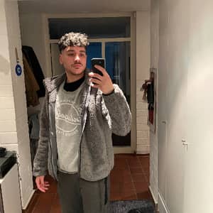 Sitter Profile Image: Agustin M.