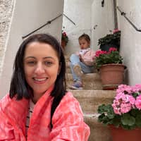 Sitter Profile Image: Oana V.