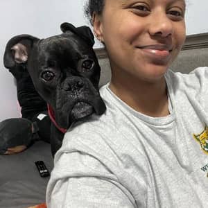 Sitter Profile Image: Mia J.