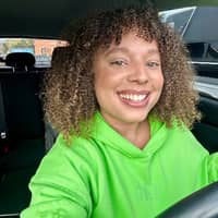 Sitter Profile Image: Courtney W.