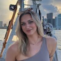 Sitter Profile Image: Madalyn A.