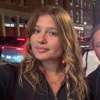 Sitter Profile Image: lauren v.