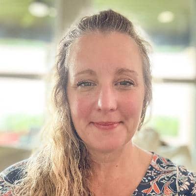 Sitter Profile Image: Leslie P.