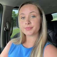 Sitter Profile Image: Holly E.