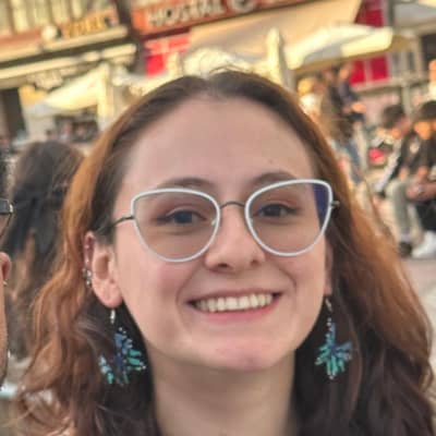 Sitter Profile Image: Hilary A.