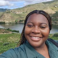 Sitter Profile Image: April H.