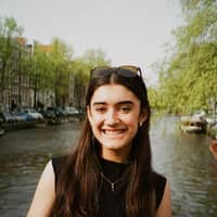 Sitter Profile Image: Giovana D.