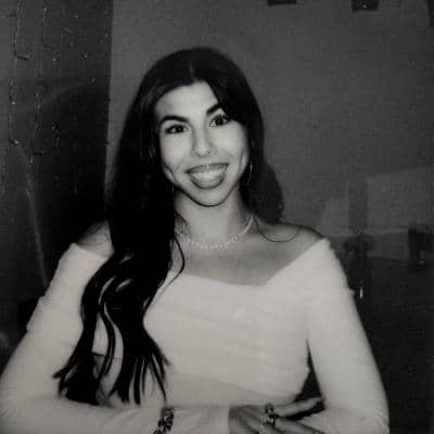 Sitter Profile Image: Nina W.