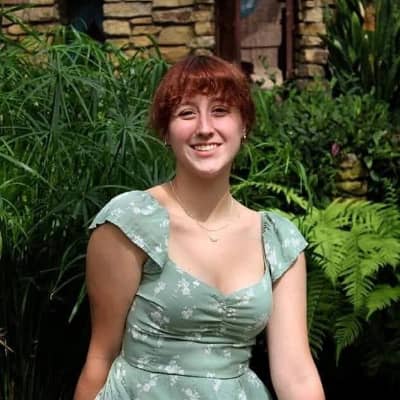Sitter Profile Image: Isabelle E.