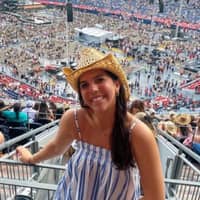 Sitter Profile Image: Halley J.