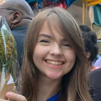 Sitter Profile Image: Niamh H.