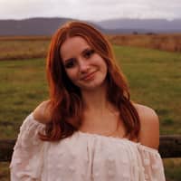 Sitter Profile Image: Isabelle S.