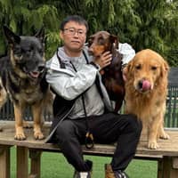 Sitter Profile Image: Yuan T.