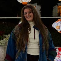 Sitter Profile Image: Abigail L.