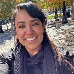 Sitter Profile Image: Vanessa R.